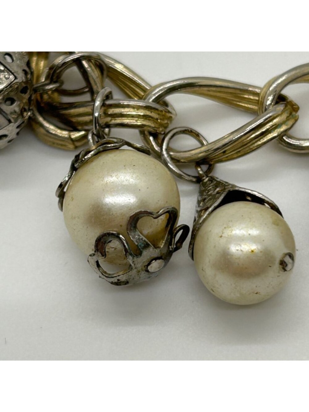 Vintage Gold Tone Double Link Bracelet With Faux Pearl & Filigree Charm Baubles - Picture 3 of 14
